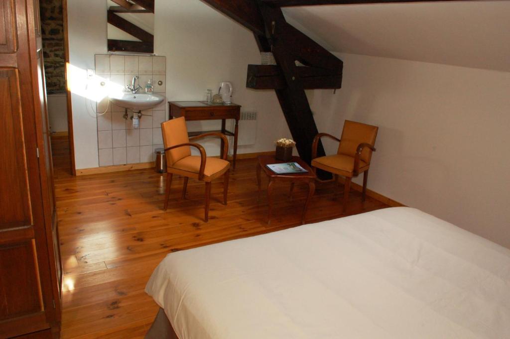 Le Grand Trianon Bed & Breakfast Saint-Didier-sur-Doulon Room photo